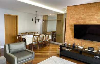 Imagem: O apartamento à venda possui 4 Dormitórios, 5 Banheiros, 2