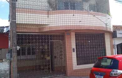 Imagem: A casa possui 4 Dormitórios, 3 Banheiros, 1 Vaga na garagem