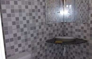 Imagem: A casa possui 2 Dormitórios, 2 Banheiros, 1 Vaga na garagem