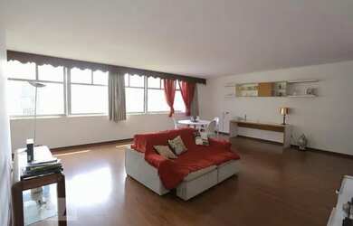 Imagem: O apartamento possui 4 Dormitórios, 3 Banheiros, 1 Vaga na