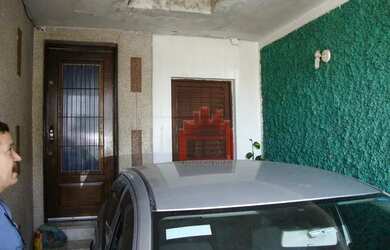 Imagem: A casa possui 2 Dormitórios, 2 Banheiros, 1 Vaga na garagem