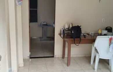 Imagem: O apartamento possui 1 Dormitório, 1 Banheiro, 1 Vaga na garagem