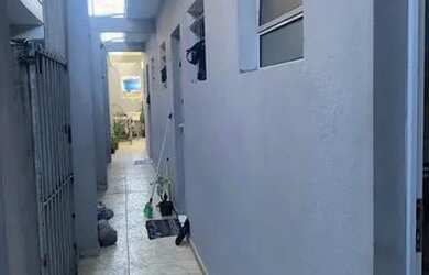 Imagem: A casa possui 1 Dormitório, 1 Banheiro, 25m² de Área e está