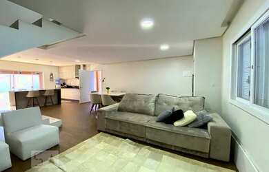 Imagem: A casa possui 3 Dormitórios, 3 Banheiros, 2 Vagas na garagem