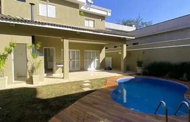 Imagem: A casa em condomínio possui 4 Dormitórios, 5 Banheiros, 4