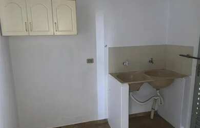 Imagem: A casa possui 2 Dormitórios, 2 Banheiros, 3 Vagas na garagem