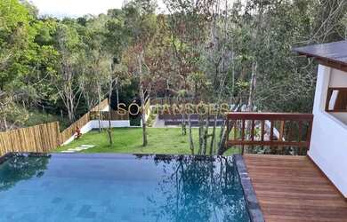 Imagem: A casa em condomínio possui 5 Dormitórios, 5 Banheiros, 380m²