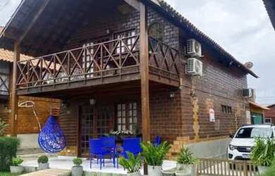 Imagem: A casa em condomínio possui 4 Dormitórios, 1 Banheiro, 4 Vagas