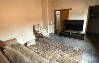 Imagem: A casa possui 3 Dormitórios, 4 Banheiros, 3 Vagas na garagem