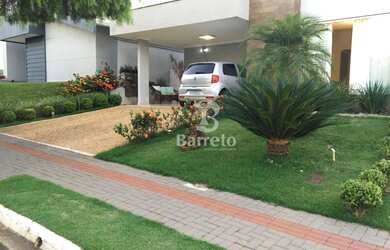 Imagem: A casa em condomínio possui 3 Dormitórios, 4 Banheiros, 4