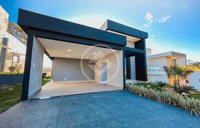 Imagem: A casa em condomínio possui 4 Dormitórios, 1 Banheiro, 4 Vagas