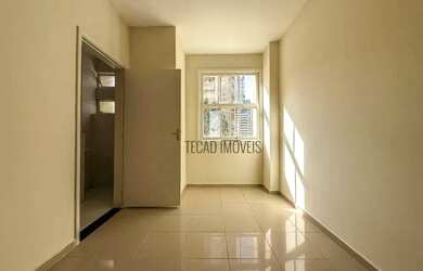 Imagem: O apartamento possui 1 Dormitório, 1 Banheiro, 42m² de Área