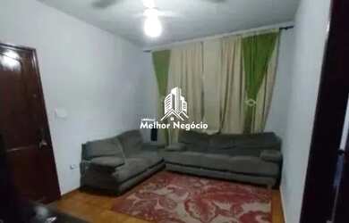 Imagem: A casa possui 2 Dormitórios, 2 Banheiros, 3 Vagas na garagem