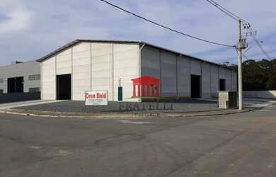 Imagem: O depósito possui 5 Vagas na garagem, 1.341m² de Área e