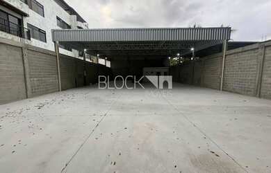 Imagem: O depósito possui 5 Vagas na garagem, 460m² de Área, Imóvel