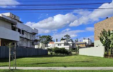 Imagem: O terreno possui 10m² de Área, Imóvel novo e está localizado