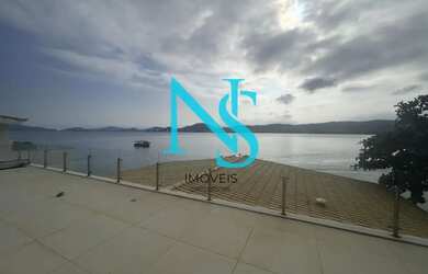 Imagem: A casa possui 3 Dormitórios, 4 Banheiros, 2 Vagas na garagem