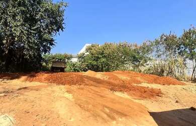 Imagem: O terreno possui 1.200m² de Área e está localizado em Parque