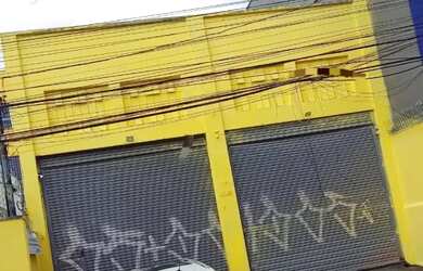 Imagem: O depósito possui 3 Vagas na garagem, 330m² de Área e está