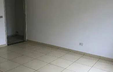 Imagem: A casa possui 3 Dormitórios, 1 Banheiro, 1 Vaga na garagem