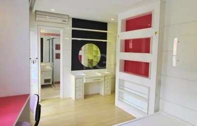 Imagem 14: Casa de Alto Padrão com 3 Suítes, Piscina e Espaço Gourmet em Frente...