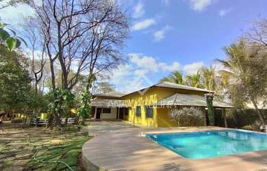 Imagem: A casa possui 3 Dormitórios, 1 Banheiro, 3 Vagas na garagem