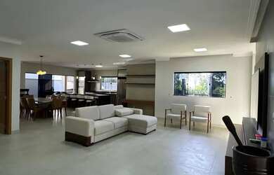 Imagem: A casa em condomínio possui 4 Dormitórios, 5 Banheiros, 4