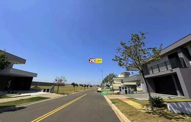 Imagem: O terreno possui 360m² de Área, Imóvel novo e está localizado