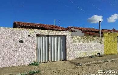 Imagem: A casa possui 2 Dormitórios, 1 Banheiro, 1 Vaga na garagem