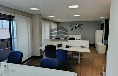 Imagem: O depósito possui 2 Vagas na garagem, 105m² de Área e está