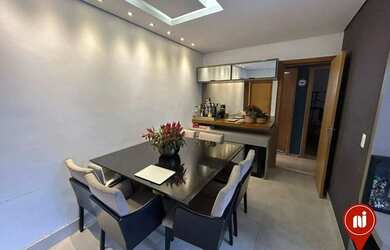 Imagem: O apartamento possui 3 Dormitórios, 2 Banheiros, 2 Vagas na