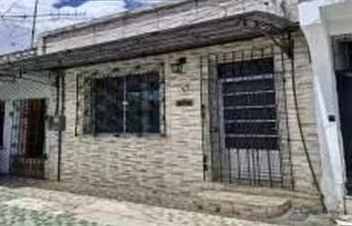 Imagem: A casa possui 2 Dormitórios, 1 Banheiro, 60m² de Área e