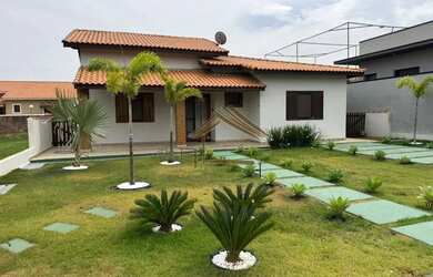 Imagem: A casa em condomínio possui 3 Dormitórios, 4 Banheiros, 5