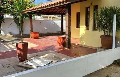 Imagem: A casa em condomínio possui 5 Dormitórios, 5 Banheiros, 3