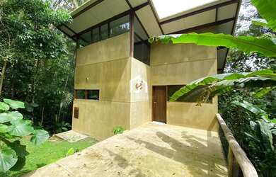 Imagem: A casa possui 3 Dormitórios, 3 Banheiros, 3 Vagas na garagem