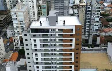 Imagem: O apartamento possui 3 Dormitórios, 1 Banheiro, 3 Vagas na