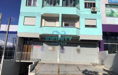 Imagem: O depósito possui 4 Vagas na garagem, 270m² de Área e está