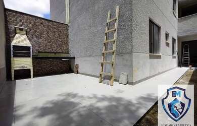 Imagem: A casa possui 2 Dormitórios, 2 Banheiros, 2 Vagas na garagem