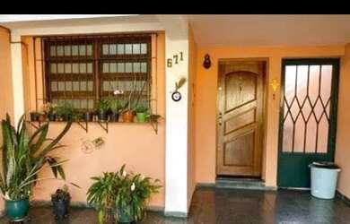 Imagem: A casa possui 3 Dormitórios, 2 Banheiros, 2 Vagas na garagem