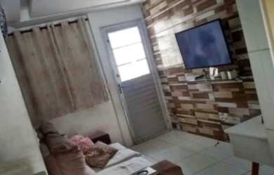 Imagem: A casa possui 2 Dormitórios, 1 Banheiro, 1 Vaga na garagem