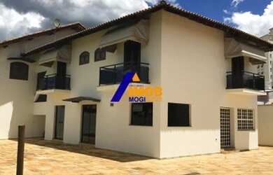 Imagem: A casa e possui 5 Dormitórios, Suítes, 1 Banheiro, 5 Vagas