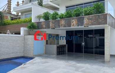 Imagem: A casa em condomínio possui 4 Dormitórios, 5 Banheiros, 3