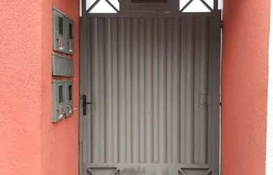 Imagem: A casa possui 1 Dormitório, 1 Banheiro e está localizado