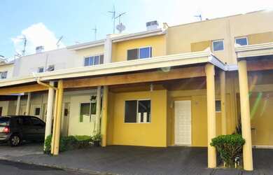 Imagem: A casa em condomínio possui 3 Dormitórios, 3 Banheiros, 2