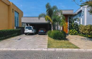 Imagem: A casa em condomínio possui 3 Dormitórios, 5 Banheiros, 4