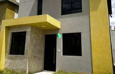 Imagem: A casa em condomínio possui 4 Dormitórios, 1 Banheiro, 3 Vagas