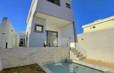 Imagem: A casa em condomínio possui 3 Dormitórios, 3 Banheiros, 2