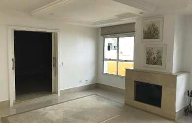 Imagem: A casa em condomínio possui 4 Dormitórios, 5 Banheiros, 4