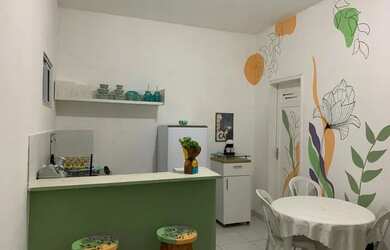 Imagem: A casa possui 1 Dormitório, 1 Banheiro, 1 Vaga na garagem