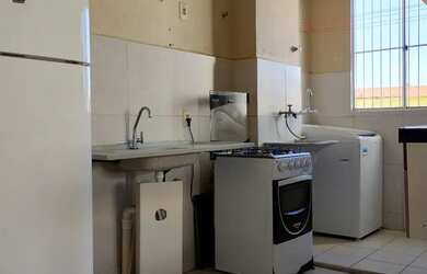 Imagem: O apartamento possui 2 Dormitórios, 1 Banheiro, 1 Vaga na garagem